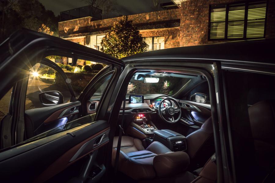 Интерьер Mazda CX-9 Azami LE 2018 года  (AU) (фото 19 из 40)